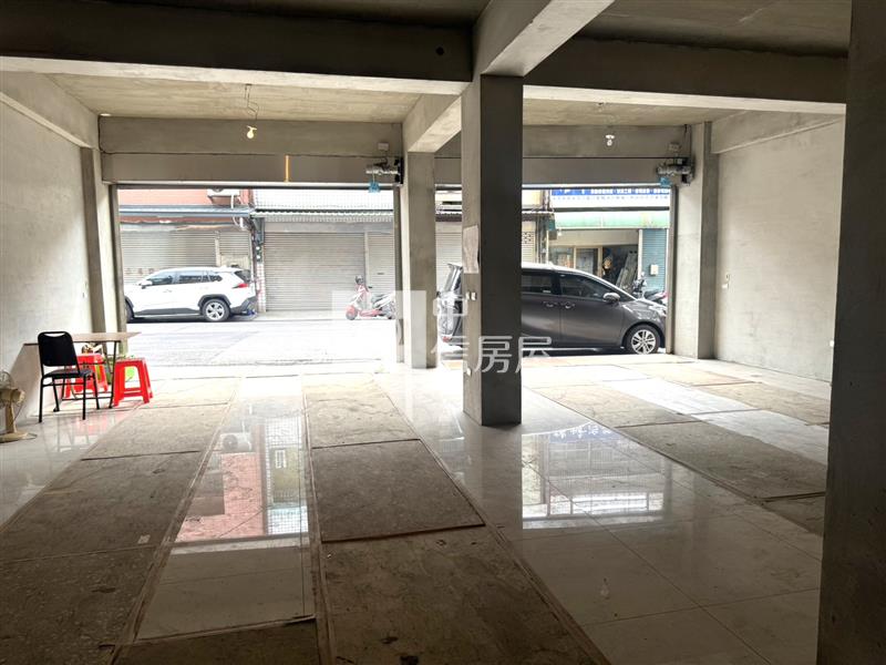 忠貞大面寬電梯店住