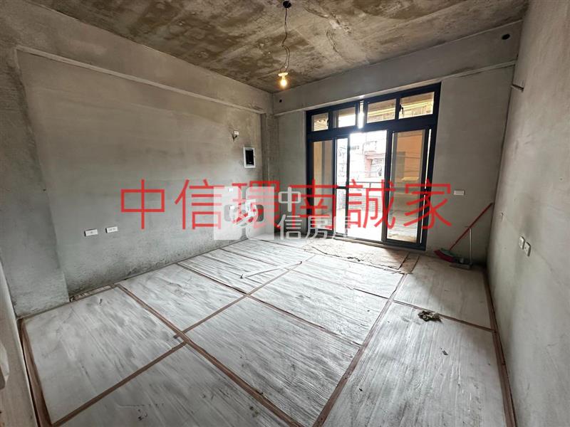 忠貞大面寬電梯店住房屋室內格局與周邊環境