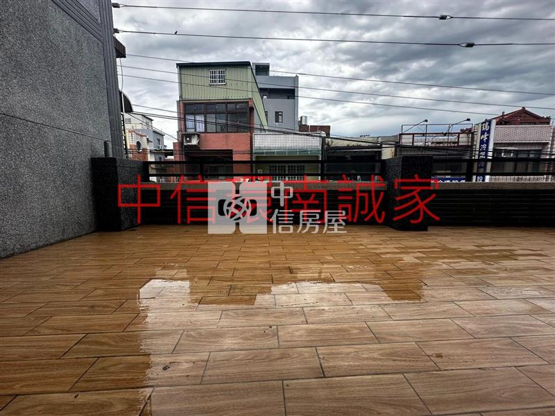 忠貞大面寬電梯店住房屋室內格局與周邊環境