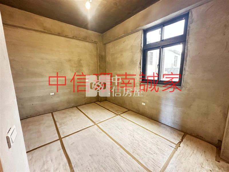 忠貞大面寬電梯店住房屋室內格局與周邊環境