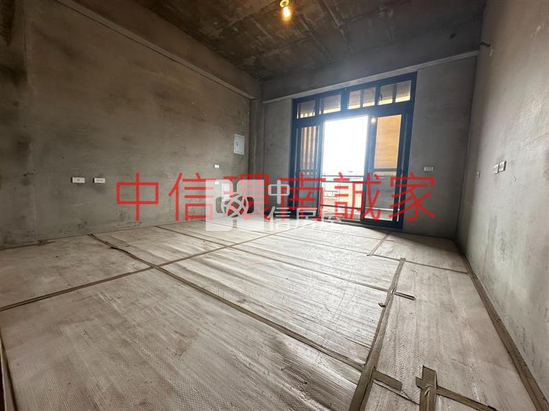 忠貞大面寬電梯店住房屋室內格局與周邊環境