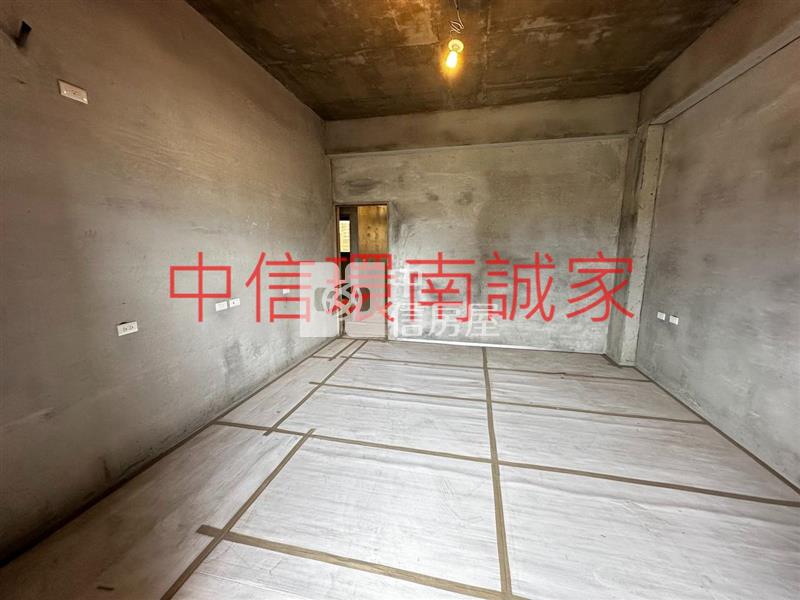 忠貞大面寬電梯店住房屋室內格局與周邊環境