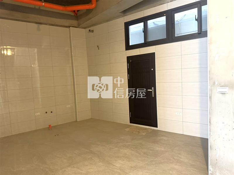 忠貞大面寬電梯店住房屋室內格局與周邊環境