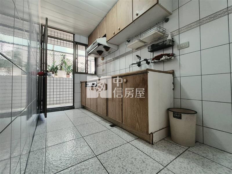 萬福金象採光三房平移車寓房屋室內格局與周邊環境