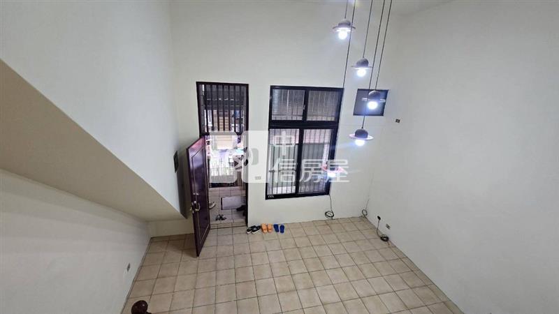 內壢火車站重疊別墅一,二樓(中信卓越團隊)房屋室內格局與周邊環境