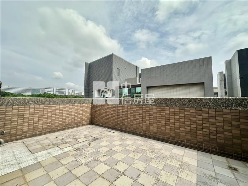 中科邊間別墅房屋室內格局與周邊環境