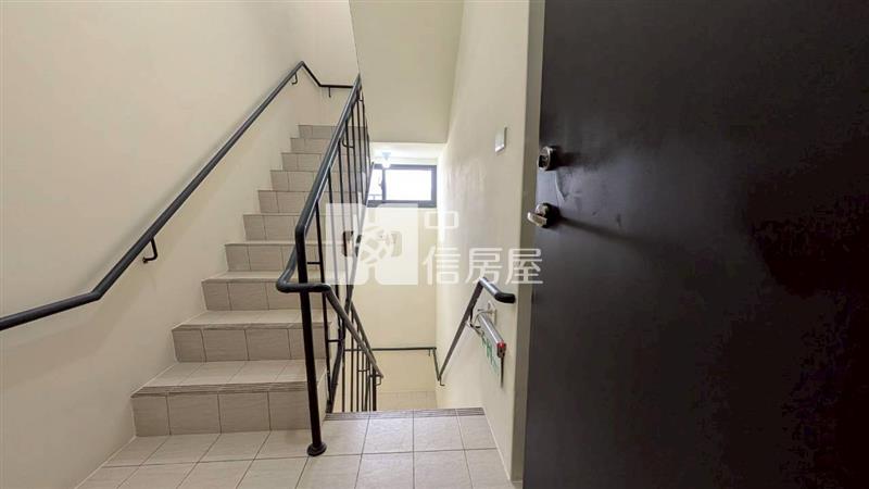 D1-55有平面車位新華廈房屋室內格局與周邊環境