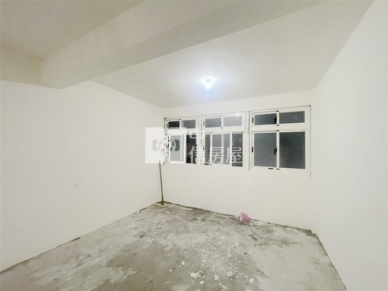 轉運站附近低總價透天房屋室內格局與周邊環境