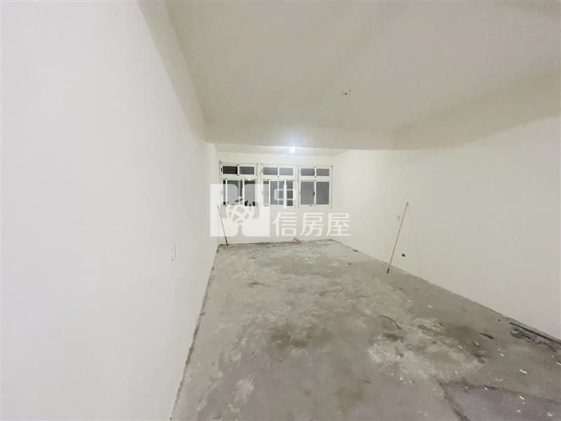 轉運站附近低總價透天房屋室內格局與周邊環境