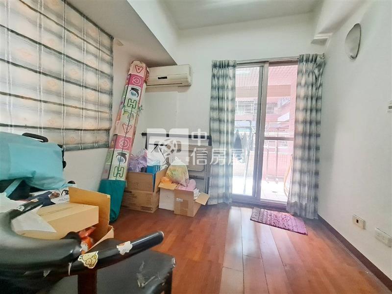 R8亞灣33樓高層收租美2房房屋室內格局與周邊環境