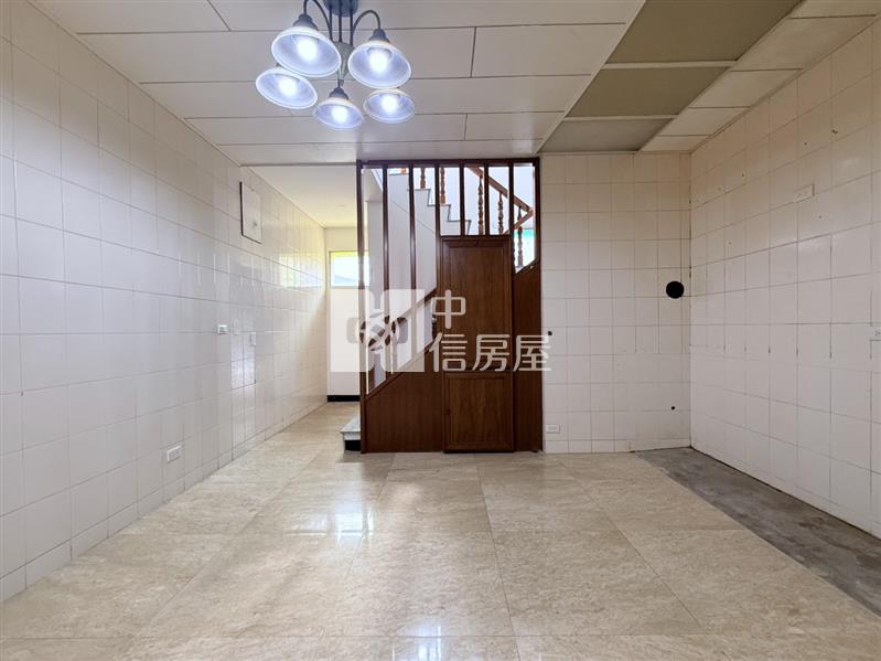 國華街店面透天房屋室內格局與周邊環境