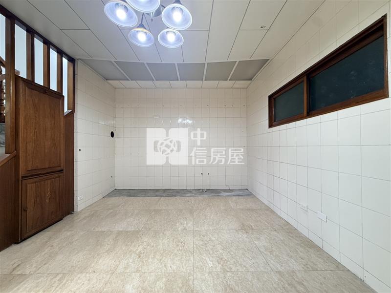 國華街店面透天房屋室內格局與周邊環境