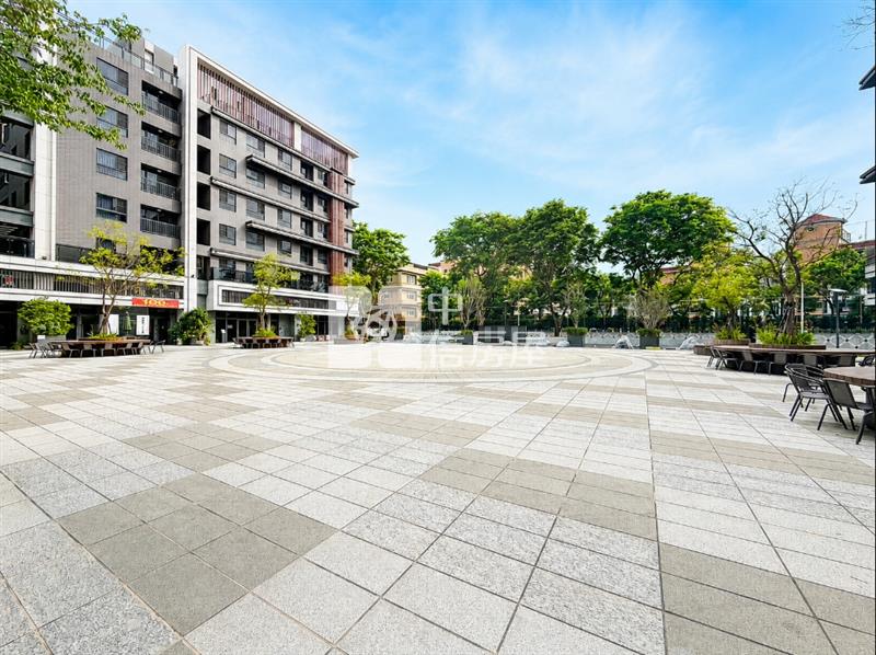 康橋三面採光黃金店面房屋室內格局與周邊環境