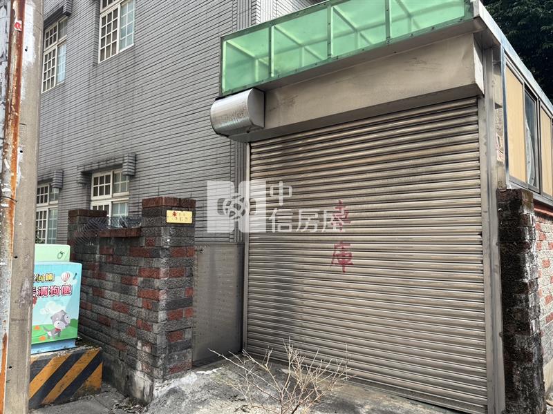 中壢後站稀有雙面路雙車庫大透天房屋室內格局與周邊環境