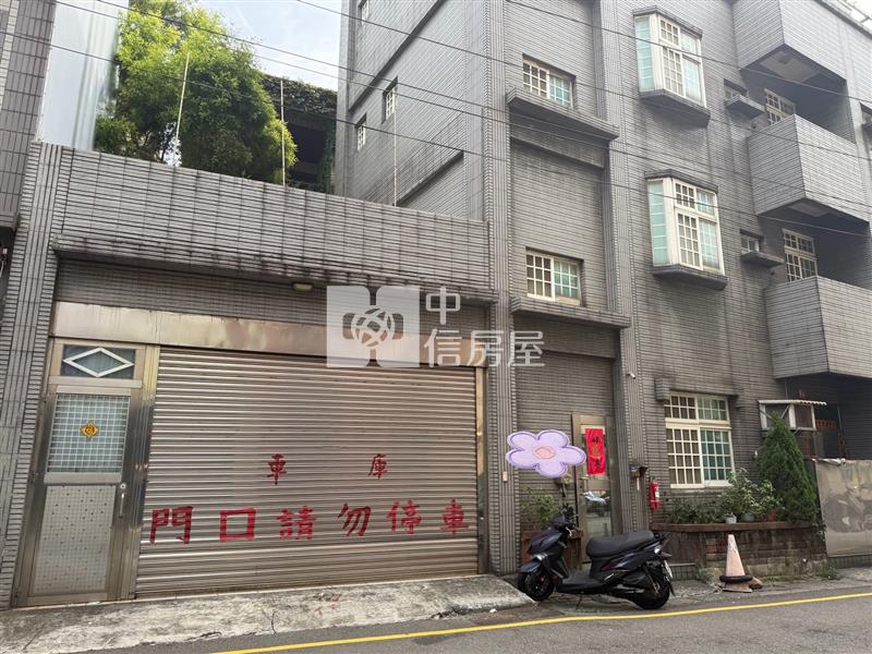 中壢後站稀有雙面路雙車庫大透天房屋室內格局與周邊環境