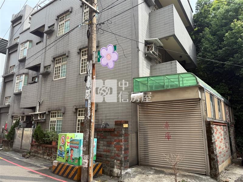 中壢後站稀有雙面路雙車庫大透天房屋室內格局與周邊環境