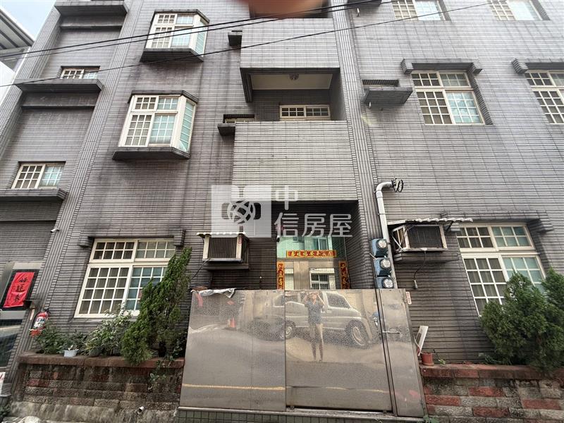 中壢後站稀有雙面路雙車庫大透天房屋室內格局與周邊環境