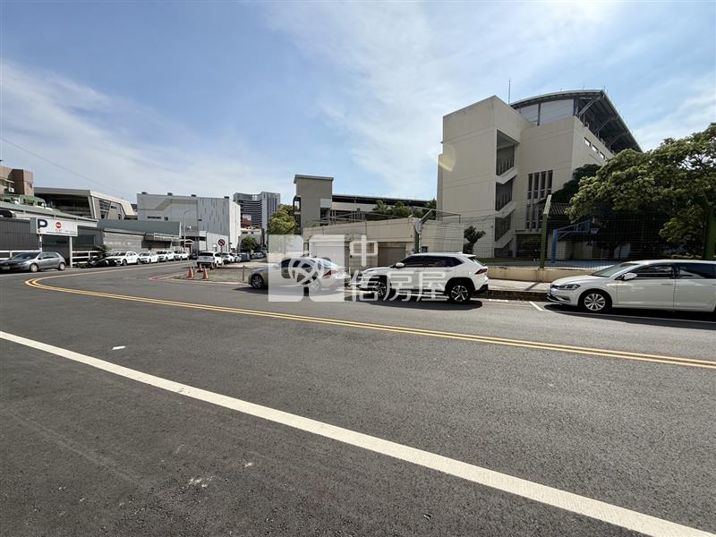 櫻花捷運站永久棟距住二建地房屋室內格局與周邊環境