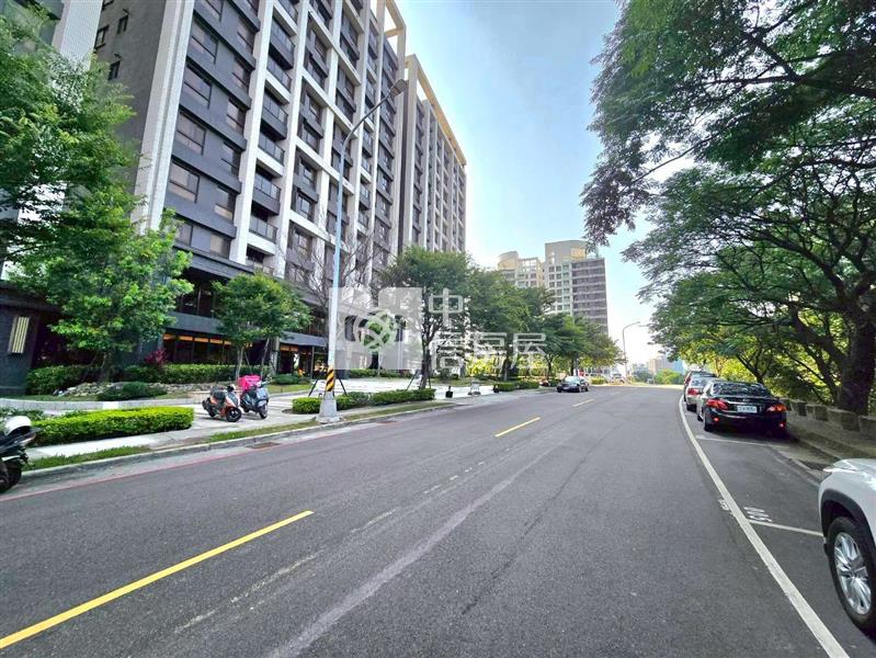 青埔高鐵【青之上河】新美2房車位電梯大樓房屋室內格局與周邊環境