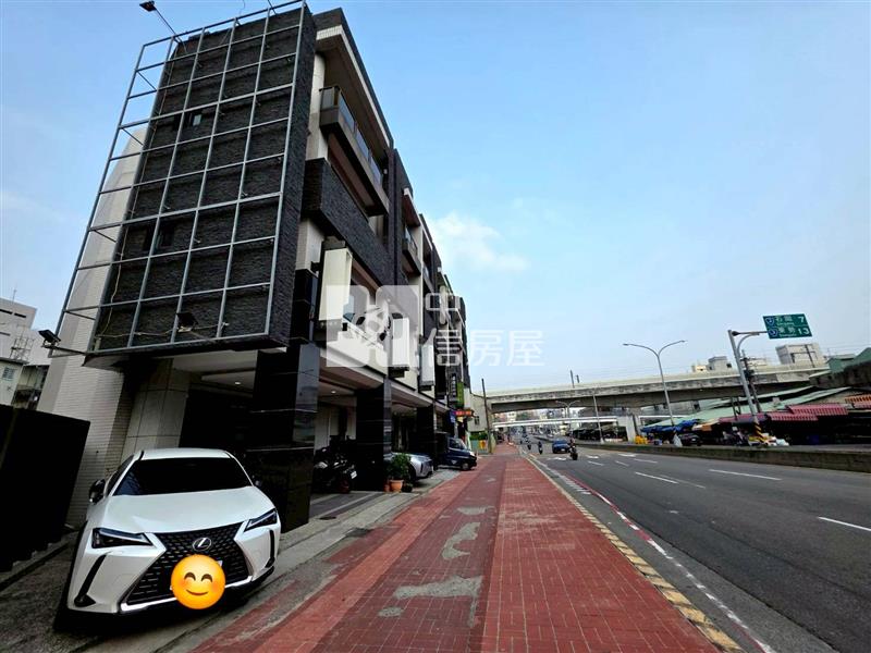 圓環熱鬧雙車透店房屋室內格局與周邊環境