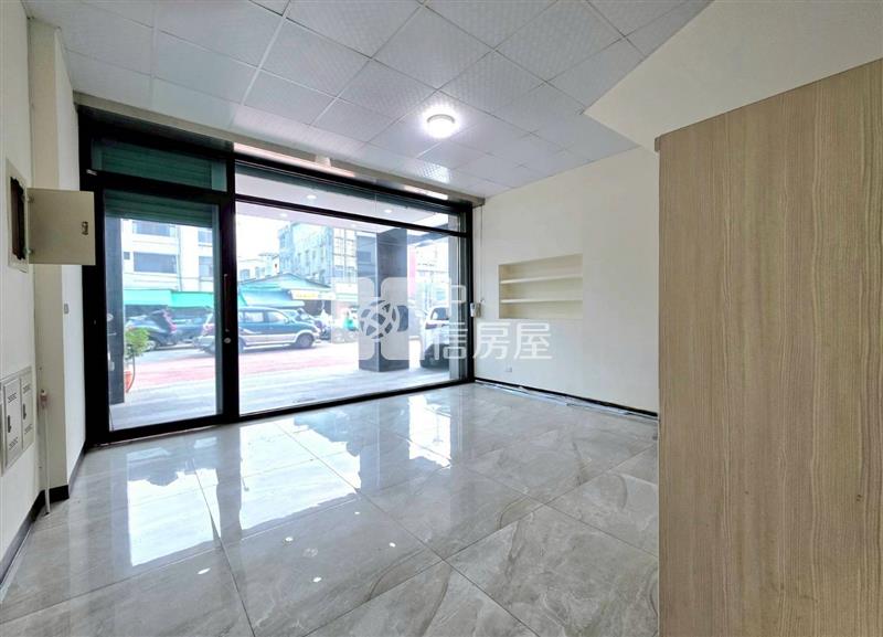 圓環熱鬧雙車透店房屋室內格局與周邊環境