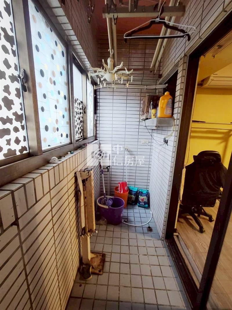 桃園正市區獨立陽台電梯套房房屋室內格局與周邊環境