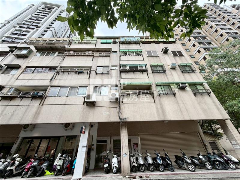 一中商圈低總價大三房質感美公寓房屋室內格局與周邊環境