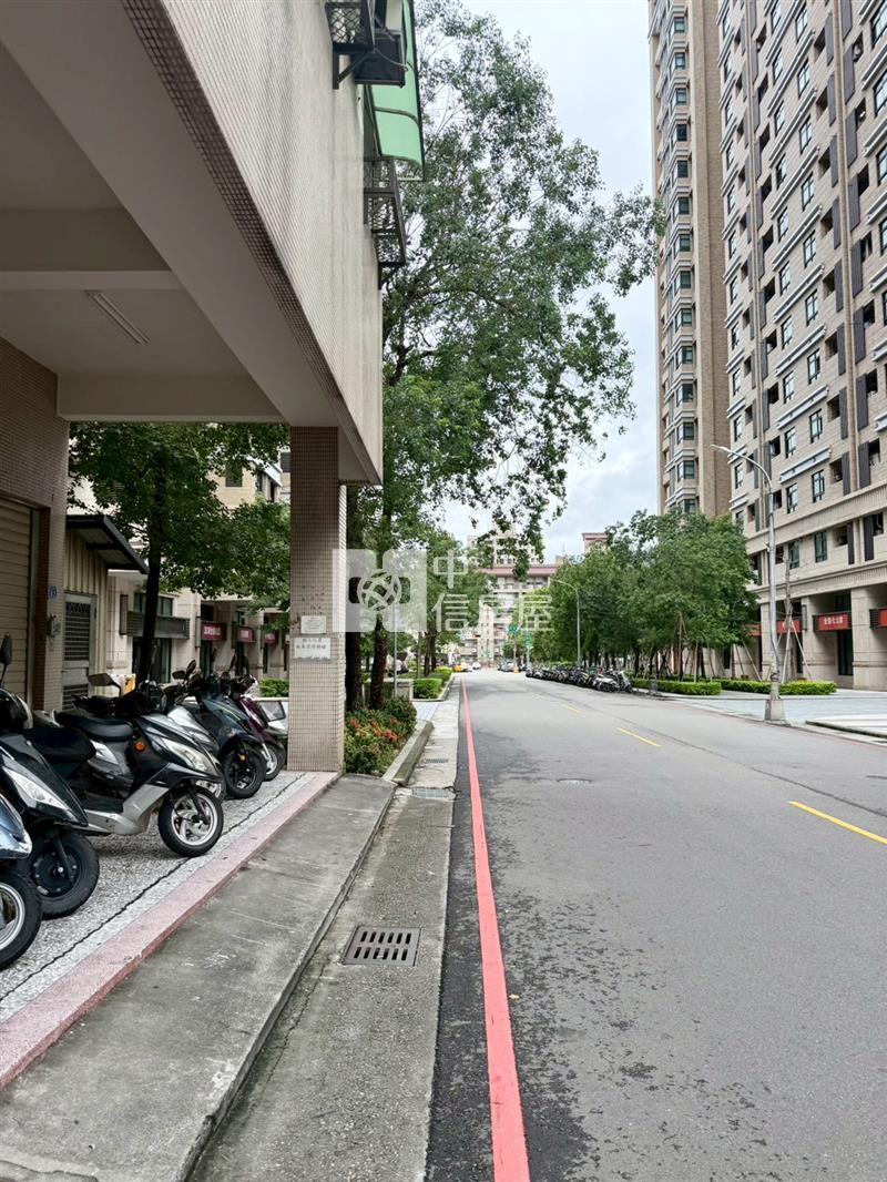 一中商圈低總價大三房質感美公寓房屋室內格局與周邊環境