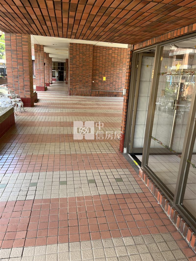 屏東市緯城大樓房屋室內格局與周邊環境