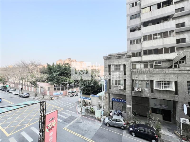 太原車站旁賺錢金店+車位房屋室內格局與周邊環境