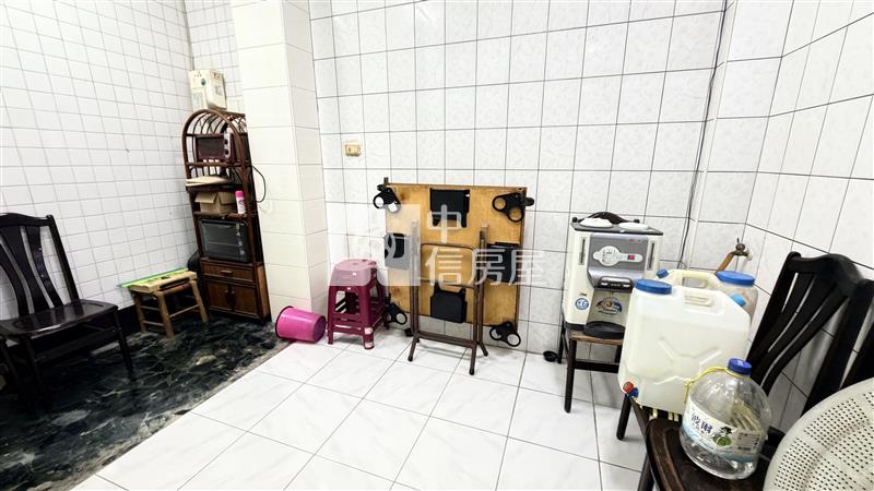 屏東縣府透天房屋室內格局與周邊環境