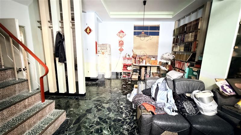 屏東縣府透天房屋室內格局與周邊環境