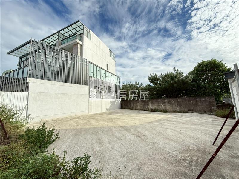 沙鹿15米路大面寬住三建地(專任)房屋室內格局與周邊環境
