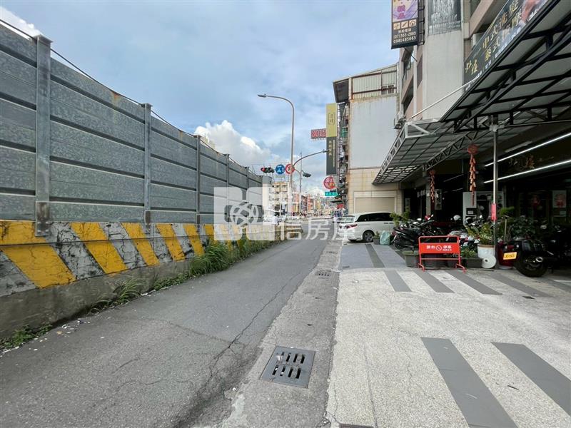 高雄楠梓右昌電梯店住房屋室內格局與周邊環境