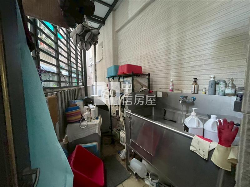 高雄楠梓右昌電梯店住房屋室內格局與周邊環境