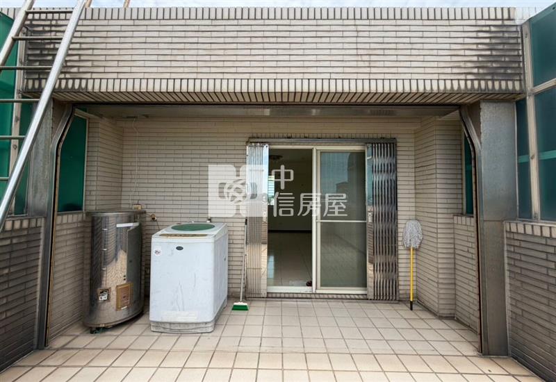 忠愛莊正20米店住透天｜近新坡房屋室內格局與周邊環境