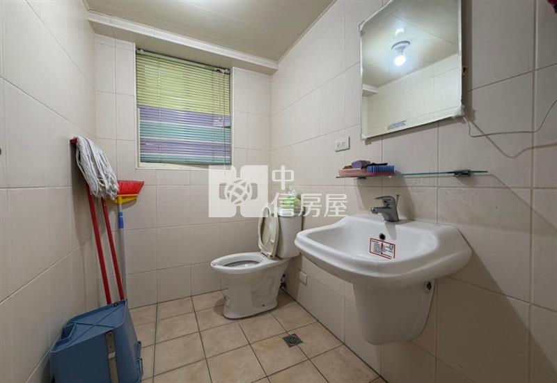 忠愛莊正20米店住透天｜近新坡房屋室內格局與周邊環境