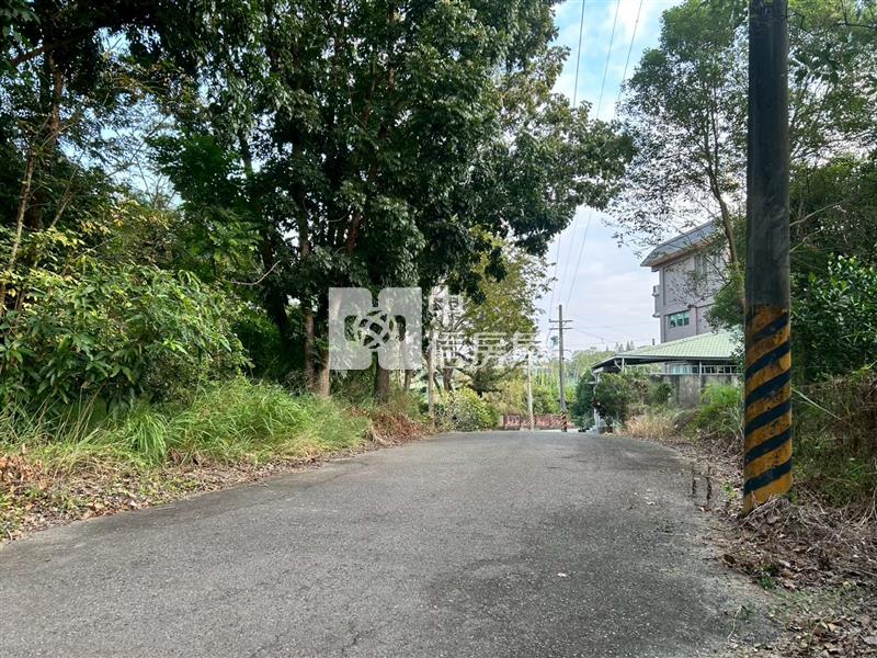 新化球場鳳凰山莊旁一般方正農地房屋室內格局與周邊環境