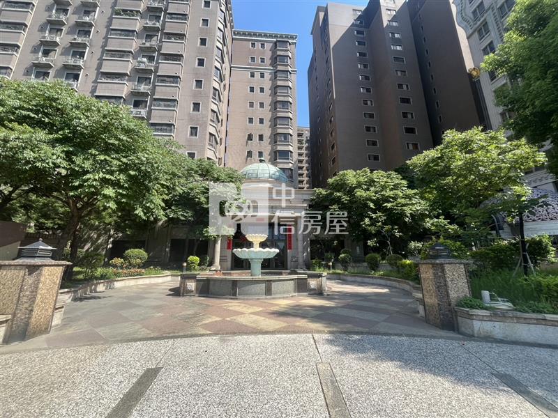 鄰近河堤步道景觀高樓層四房+平面車位房屋室內格局與周邊環境