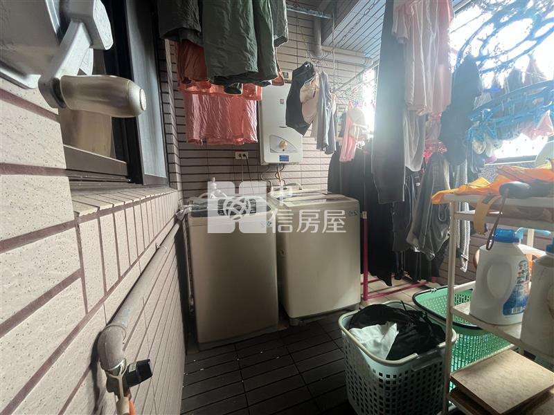 鄰近河堤步道景觀高樓層四房+平面車位房屋室內格局與周邊環境