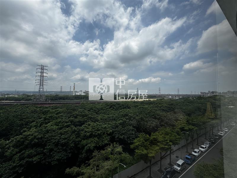 烏日三鐵共構震後大四房連號雙平車房屋室內格局與周邊環境