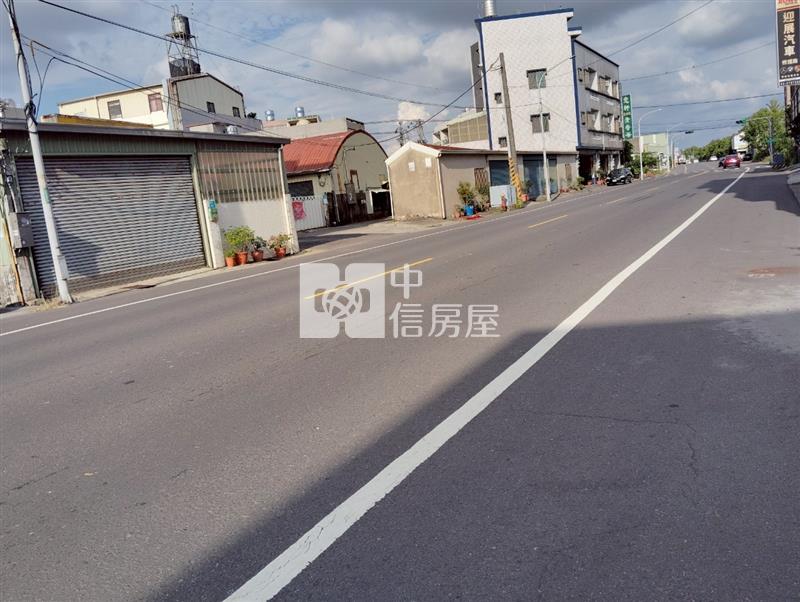 仁德交流道特定區甲種工業用地房屋室內格局與周邊環境