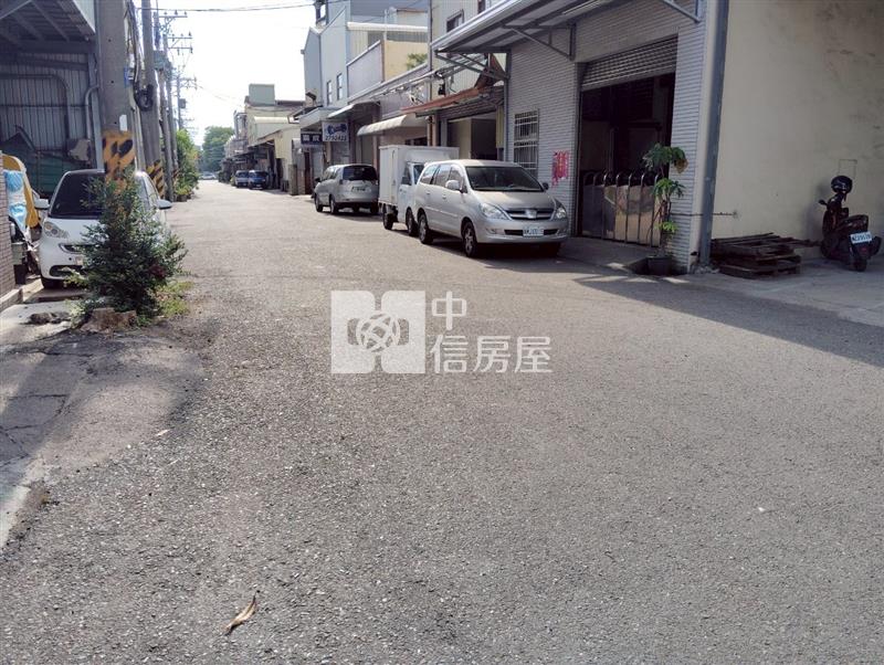 仁德交流道特定區甲種工業用地房屋室內格局與周邊環境