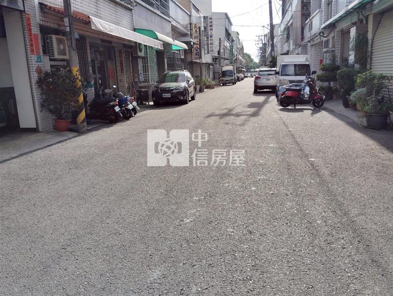 仁德交流道特定區甲種工業用地房屋室內格局與周邊環境