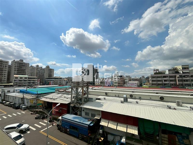 東區高級七套房電梯別墅房屋室內格局與周邊環境