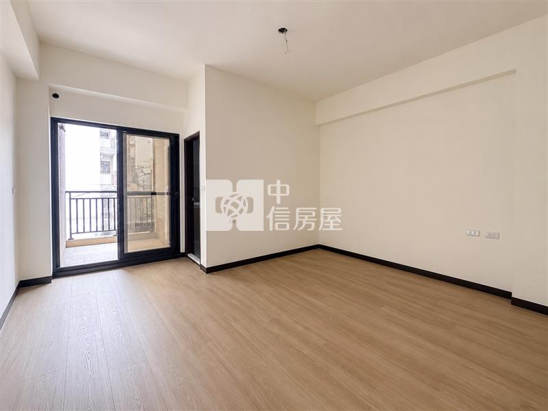 小東中華雙軸全新車墅房屋室內格局與周邊環境