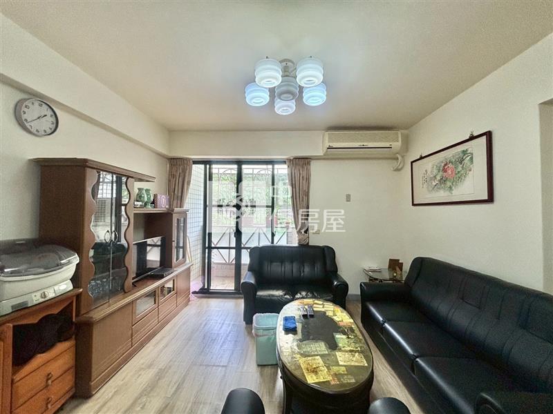 光華國宅山景三房平車房屋室內格局與周邊環境