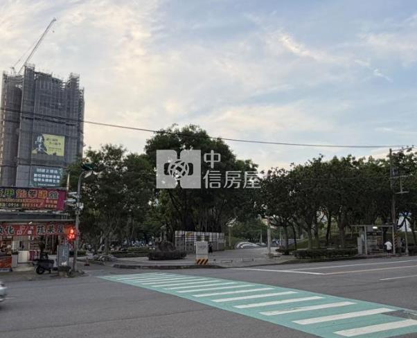 北屯陳平國小稀有低總價8米活路金店面房屋室內格局與周邊環境