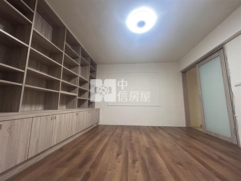中壢林森國小面寬庭院別墅房屋室內格局與周邊環境