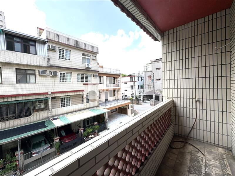 中壢林森國小面寬庭院別墅房屋室內格局與周邊環境